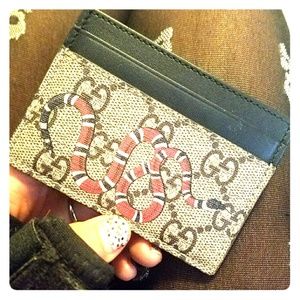 GUCCI COIN WALLET ****